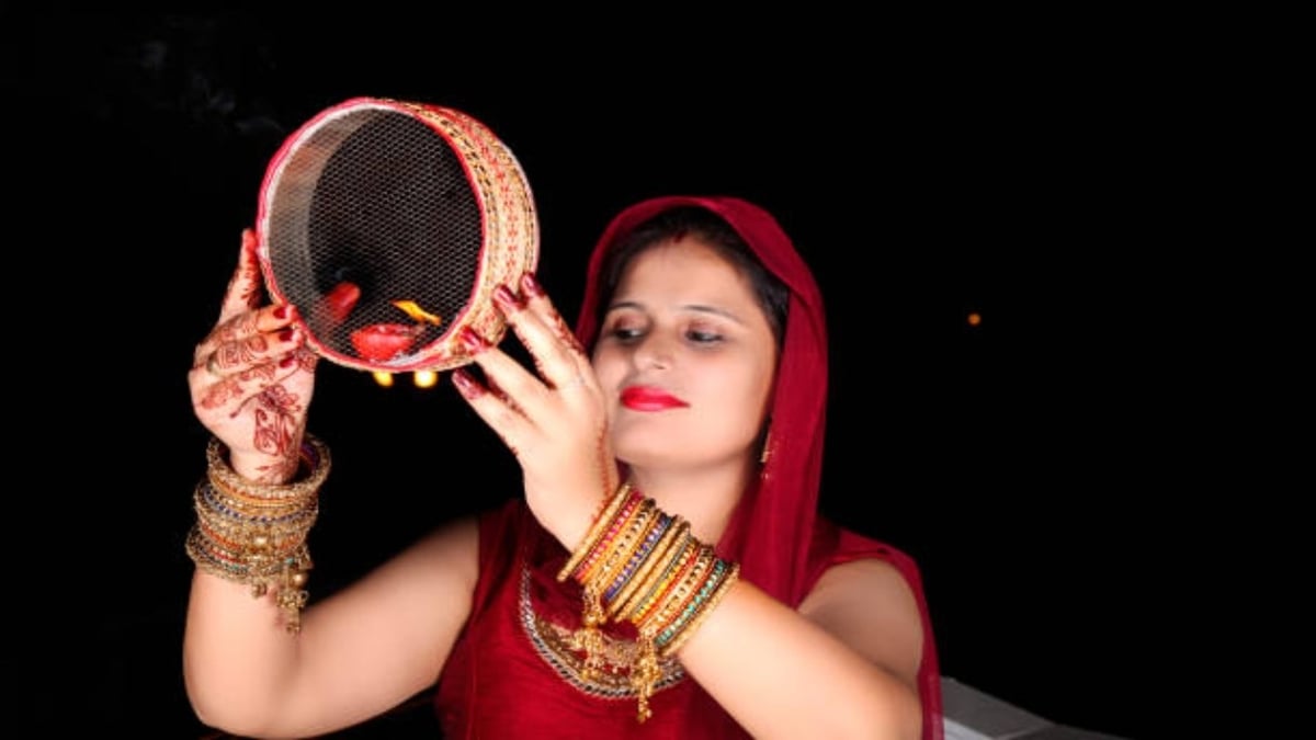 Karwa Chauth 2023: Karwa Chauth, the festival of honeymoon, tomorrow, the married woman will keep fast in Sarvartha Siddhi Yoga, know everything here