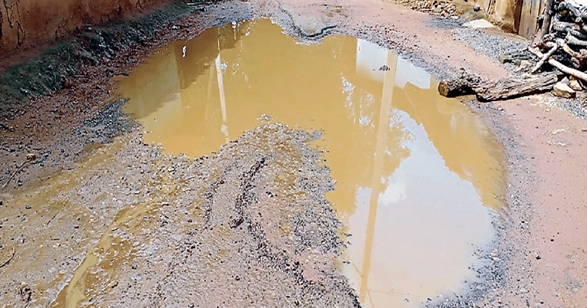 Simdega: Road from Pritam Chowk to Barsloya dilapidated for five kilometers, problems