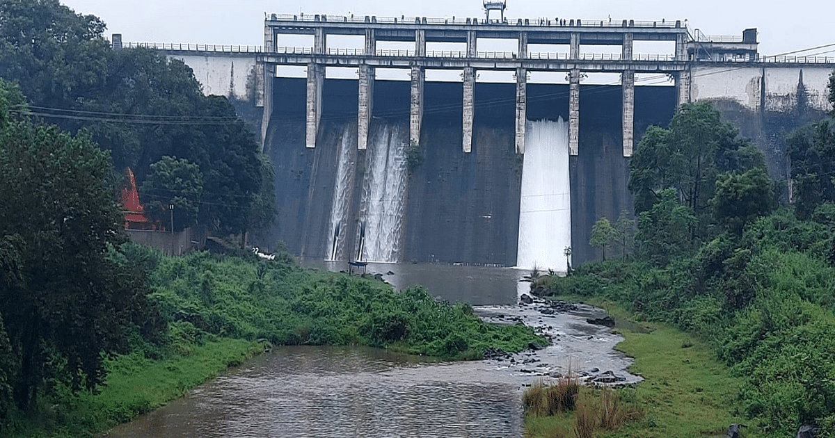 Water level of Patratu Dam increased after continuous rain, a gate opened