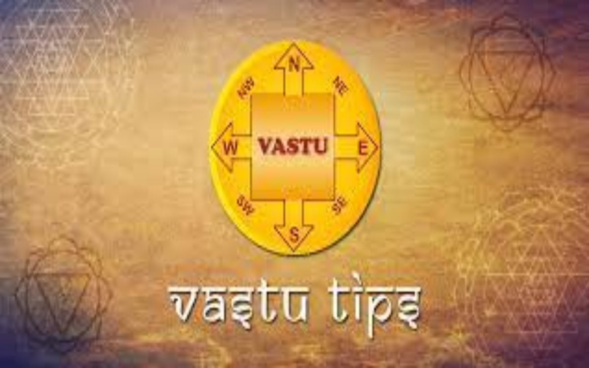 Vastu Tips for Diwali: Adopt these 7 Vastu tips to bring peace and prosperity in your home this Diwali.