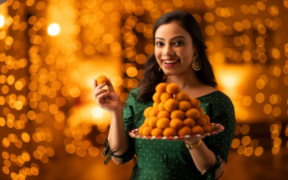 Detox your body after eating sweet and spicy food during Diwali, these foods will help