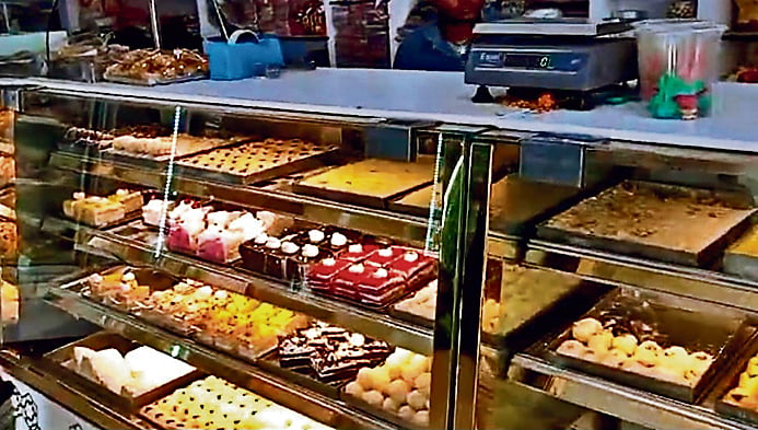 Bihar: Beware of adulterated sweets on Diwali!  There may be adulteration, samples are being raided and sent to labs