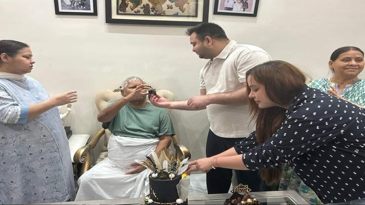 Bihar Deputy CM Tejashwi Yadav's 34th birthday today, see how he celebrated his birthday in pictures.