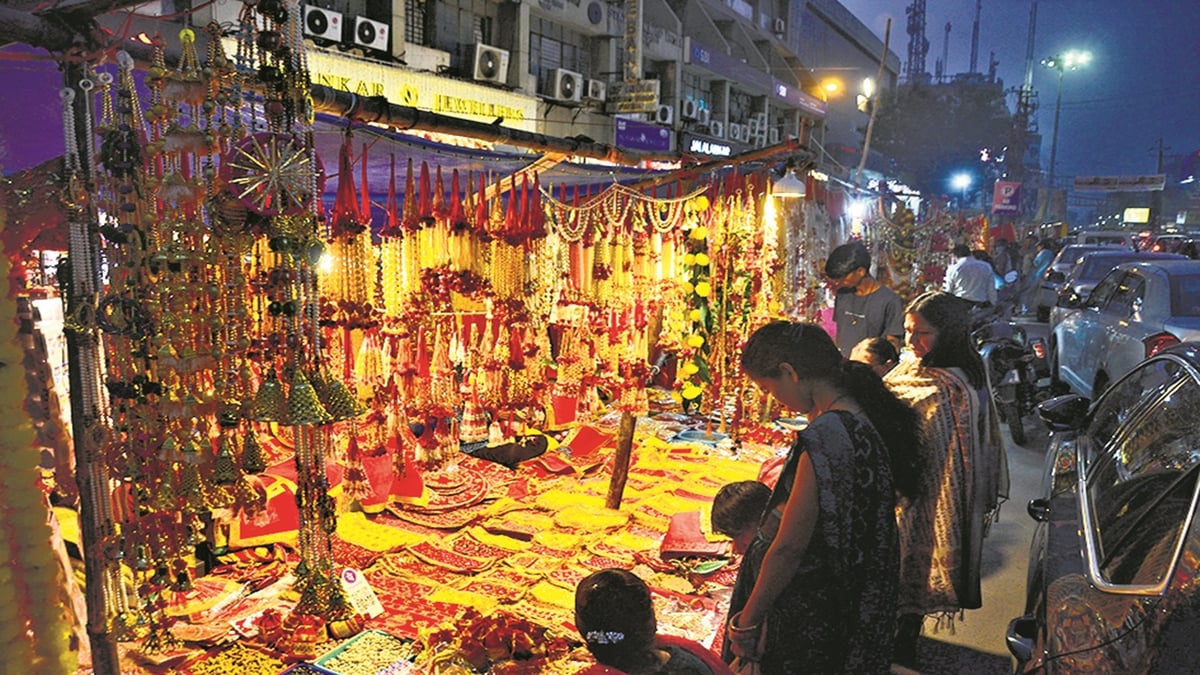 Bihar: Market decorated before Diwali and Dhanteras, crowd of people gathered, see pictures of shopping