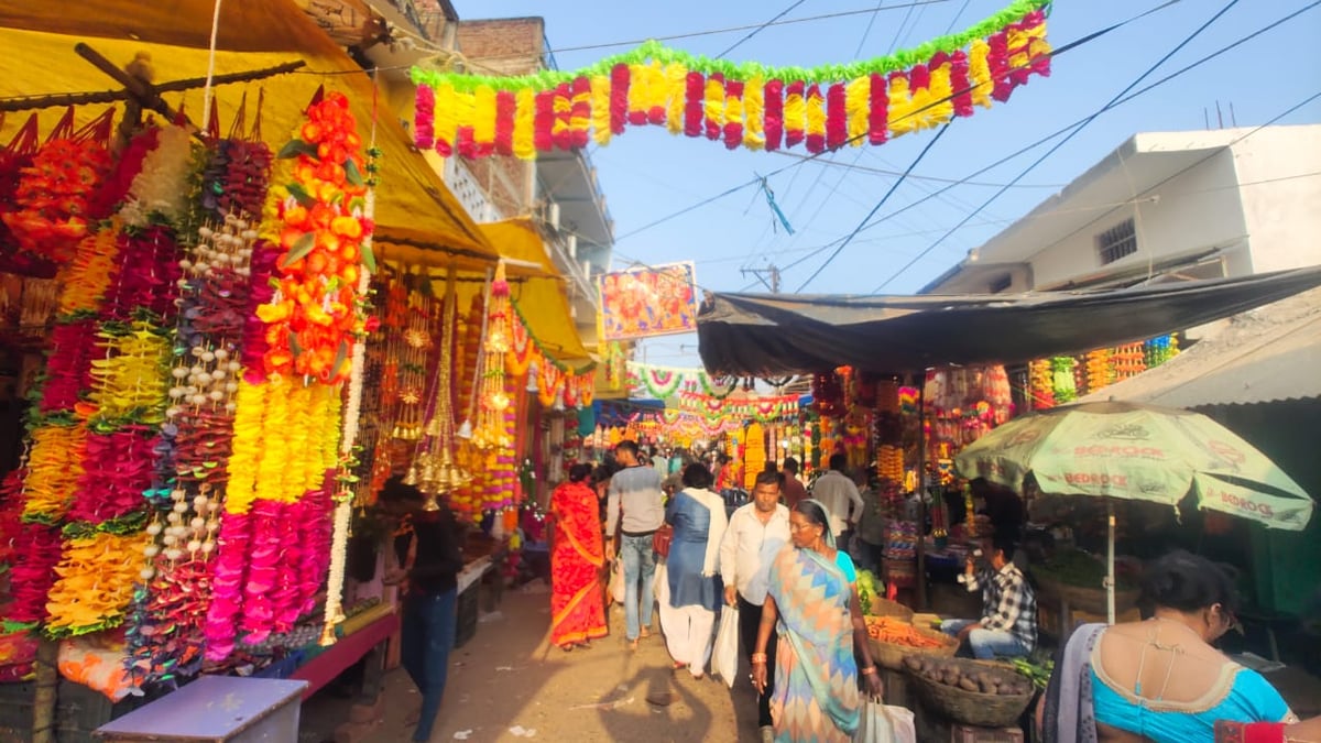 PHOTOS: There was a lot of shopping on Dhanteras, the market is decorated like this for Diwali