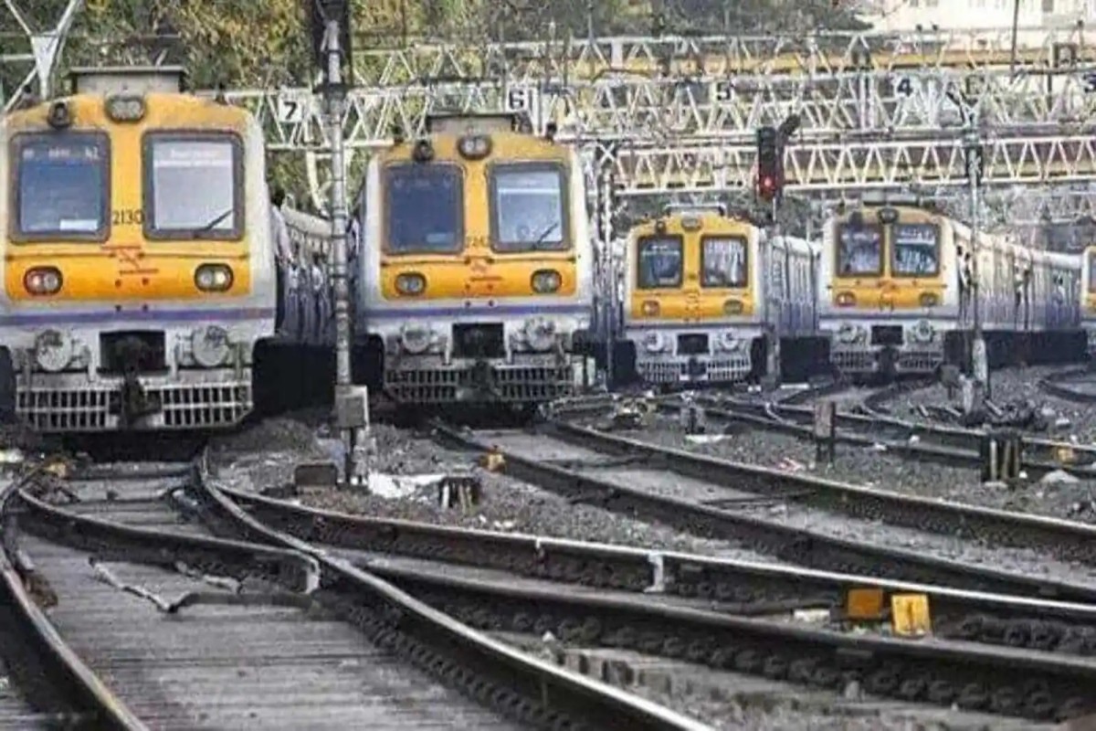 Indian Railways: Sale of platform tickets temporarily stopped at these two stations of Delhi, know the reason