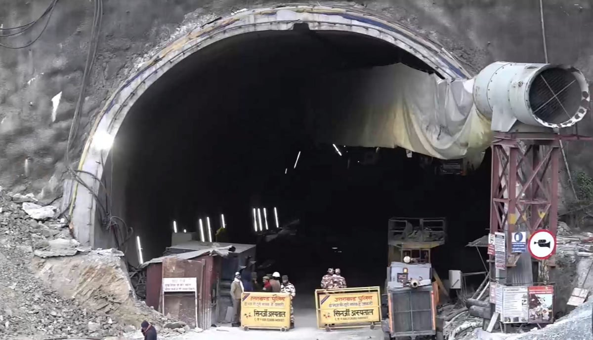 Uttarakashi Tunnel Collapse: Bhojpuri conversation through walkie-talkie inside the tunnel, food being delivered through pipes