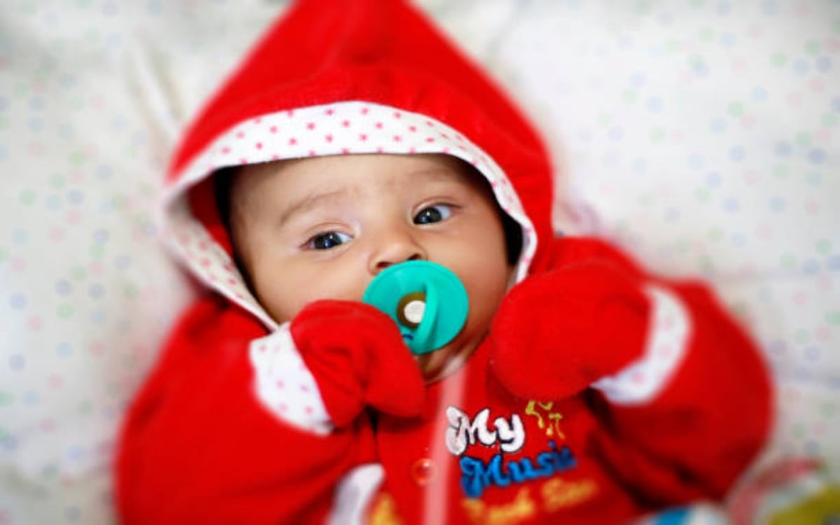 PHOTOS: Take special care of small children in winter season, follow these baby care tips