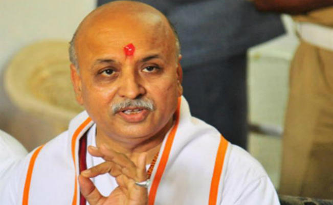 Bareilly News: Praveen Togadia will teach Hindutva lesson in Bareilly today, know what he said in Puranpur