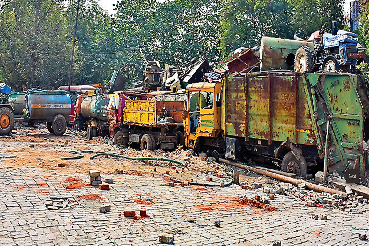 Due to lack of repair, Ranchi Municipal Corporation's vehicles are becoming junk, spending Rs 38 lakh every month on rent.