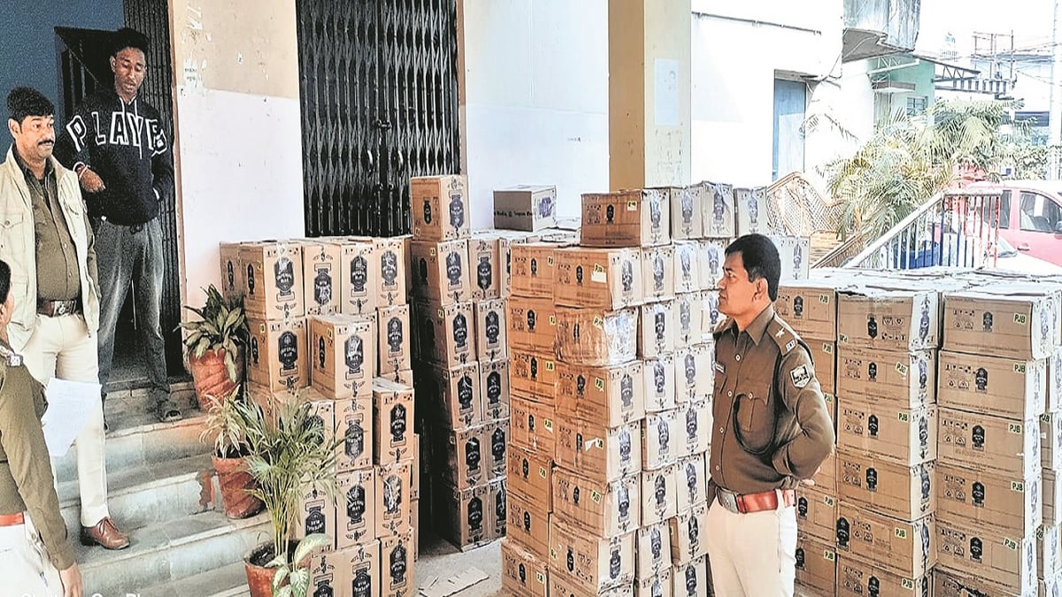 Foreign liquor worth one crore brought from Punjab to Patna seized, the consignment was being collected for New Year party.