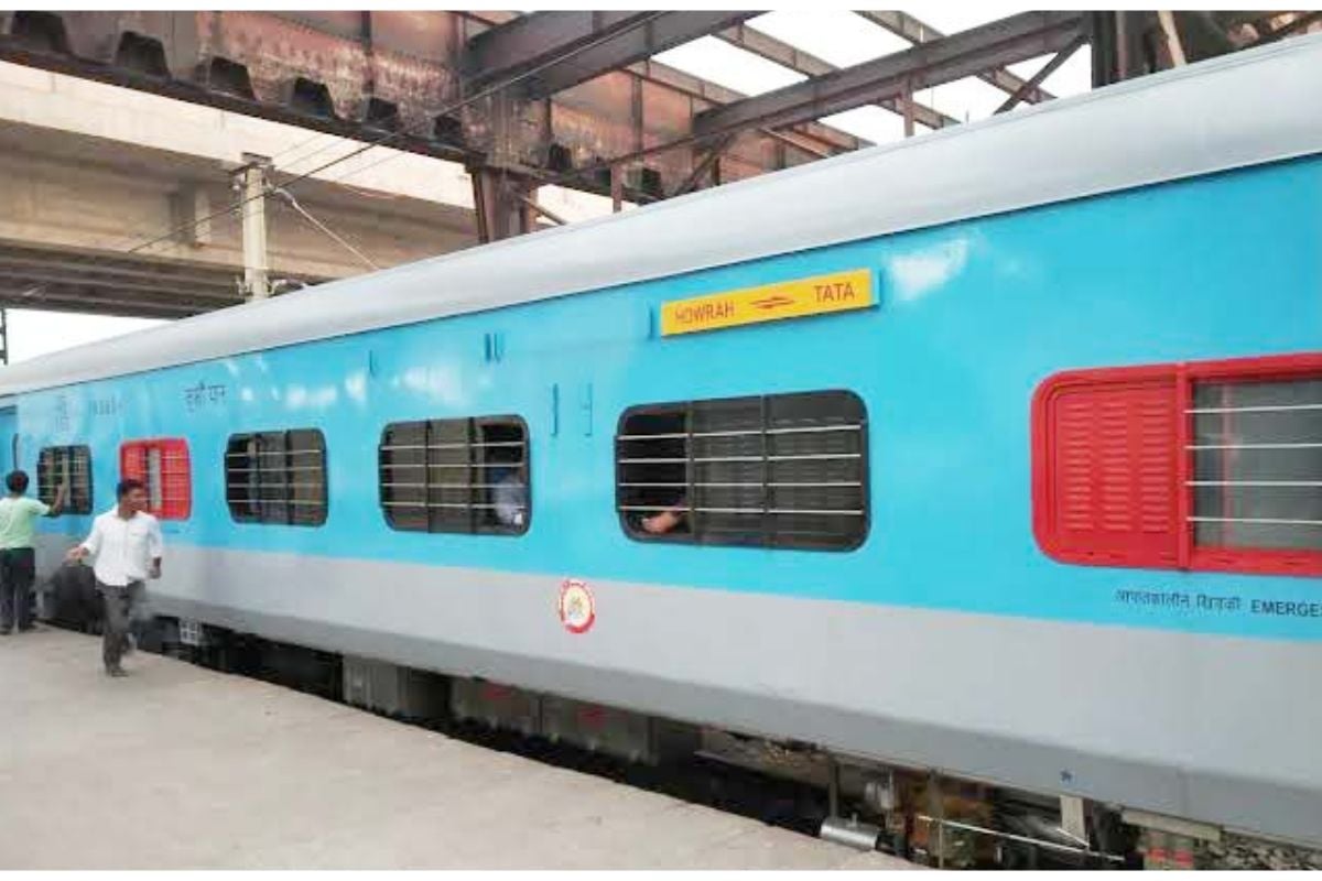 Good News: Special train between Howrah-Raxaul and Kolkata-Patna on Chhath, passengers will get 6912 additional berths.