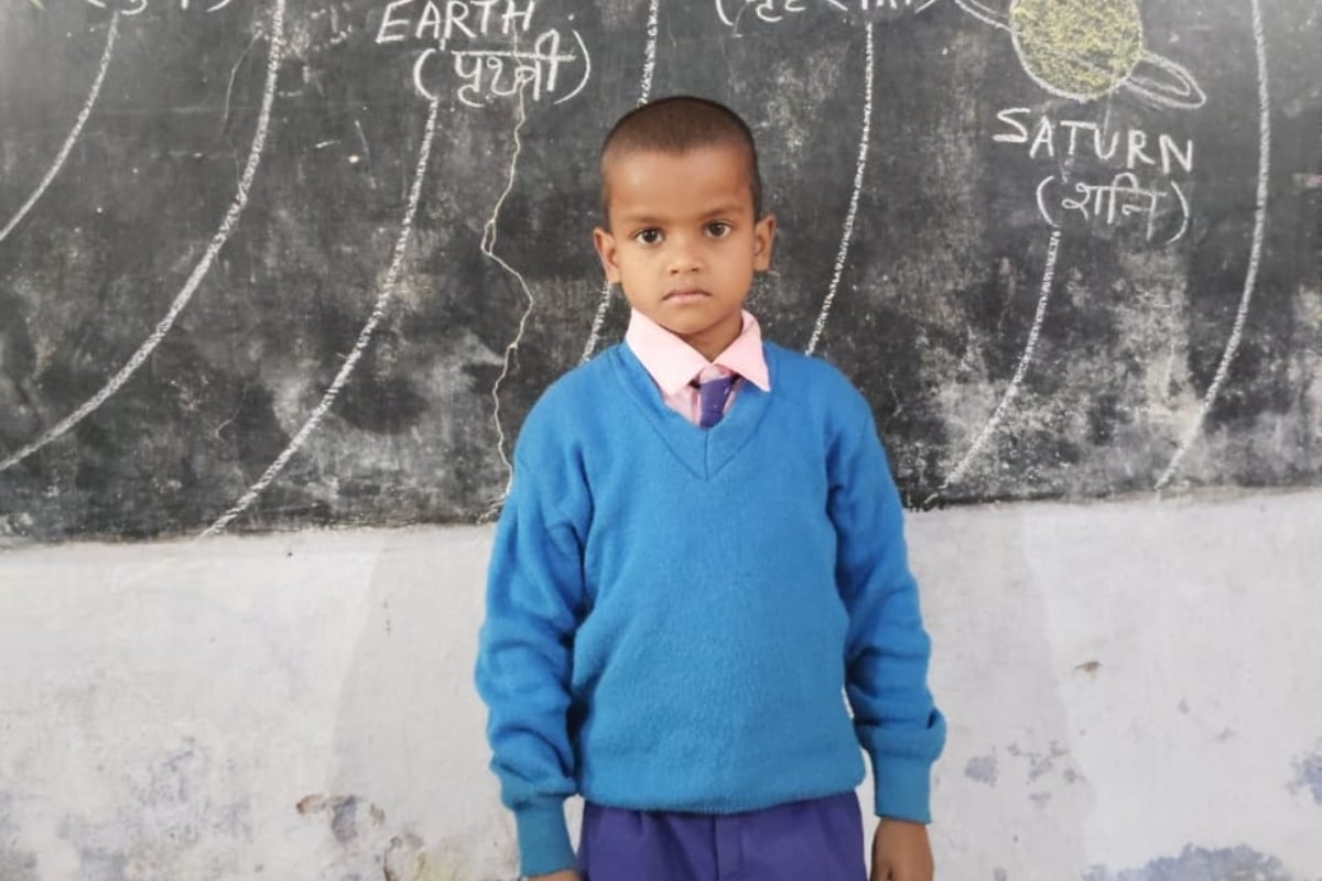 Jharkhand: 7 year old Jagannath Mahato knows the Preamble of the Constitution by heart, teaches the lesson to his friends too.