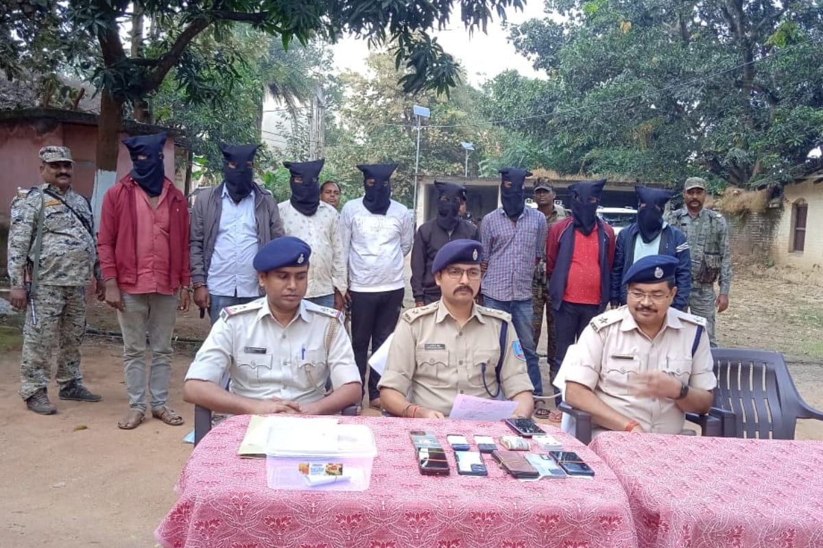 Jharkhand: Police raid on gambling dens before Diwali, eight gamblers arrested with more than Rs 31 thousand cash, sent to jail
