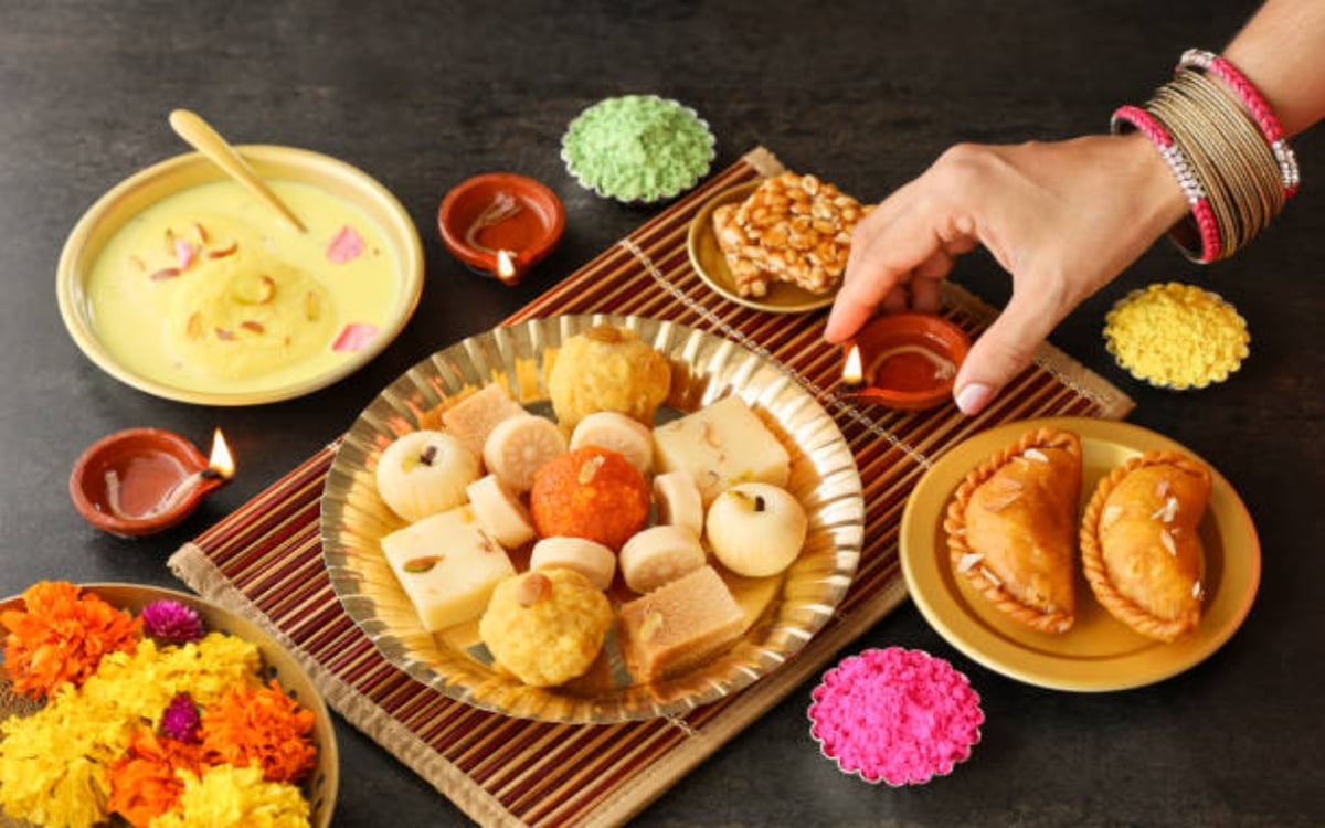 Make delicious sweets at home during Diwali, praise will increase the sweetness of the festival.