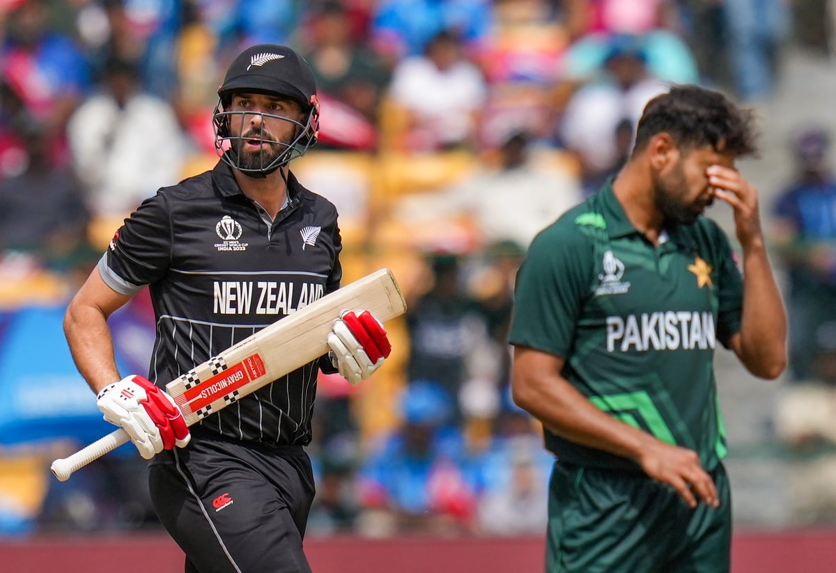 New Zealand set a target of 402 runs for Pakistan, Indian origin player Rachin Ravindra scored his third century.
