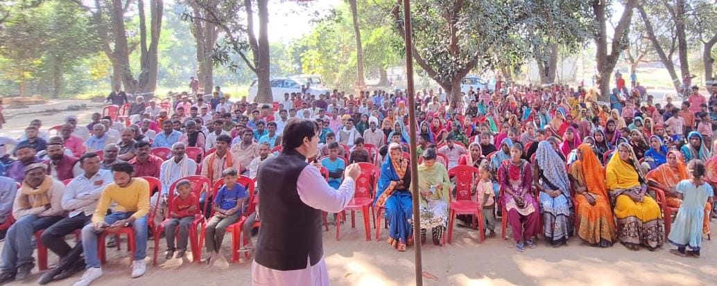 Pilibhit: MP Varun Gandhi said - The country has got independence, people are still slaves, the poor do not get loans without bribe.