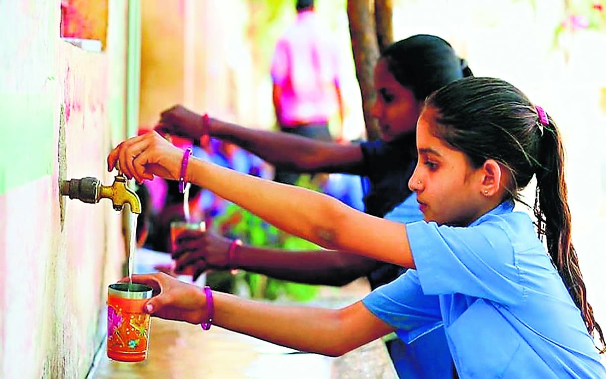 Poison found in water tank of Patna school, panic among children and teachers, police sent sample for investigation