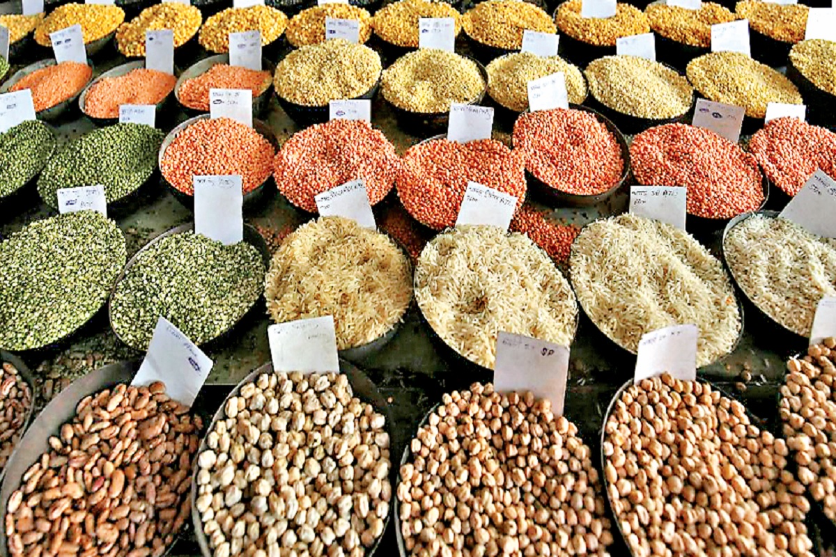 Spices became cheaper in Kanpur market, 1 KG cumin which used to cost Rs 750 15 days ago is now being sold for Rs 530.