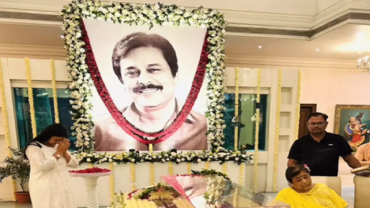 Subrata Roy Last Rites: Subrata Roy merged into Panchatatva, grandson lit the funeral pyre, son did not come to bid last farewell