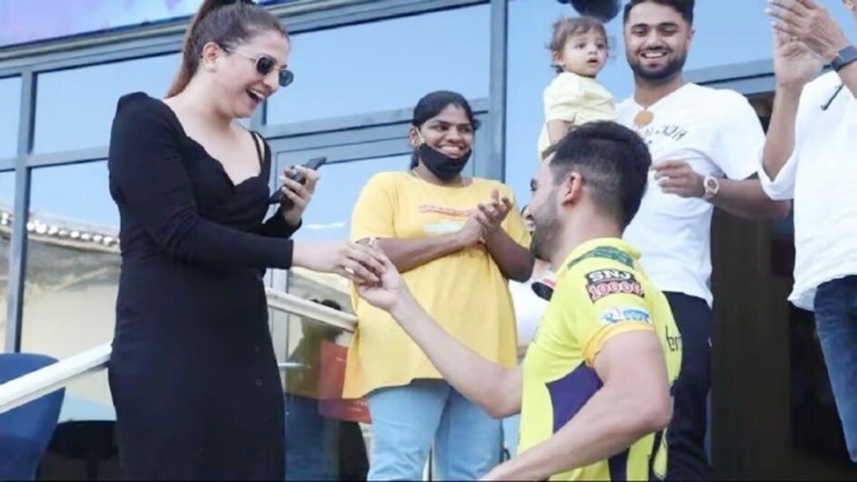 These players including Deepak Chahar have proposed to their girlfriends in the stadium