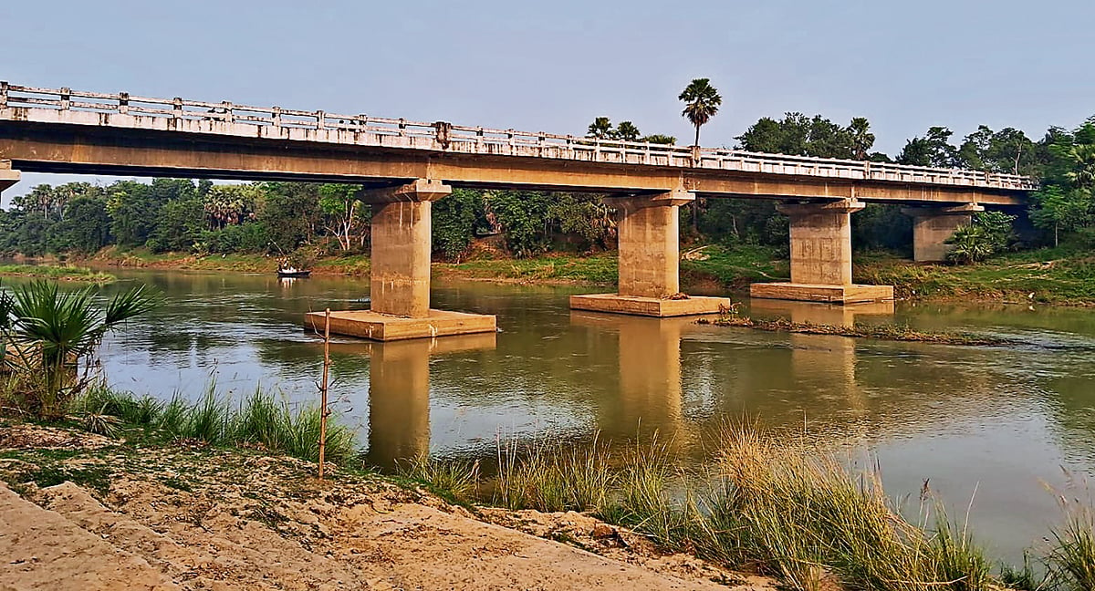 This bridge built on Punpun river has been lying idle for 15 years without approach path, know which two other bridges are in the same condition