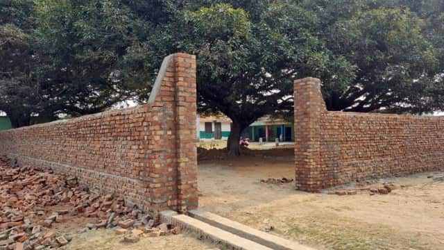 UP News: Female teacher suspended for building boundary wall of government school, children boycotted class in protest