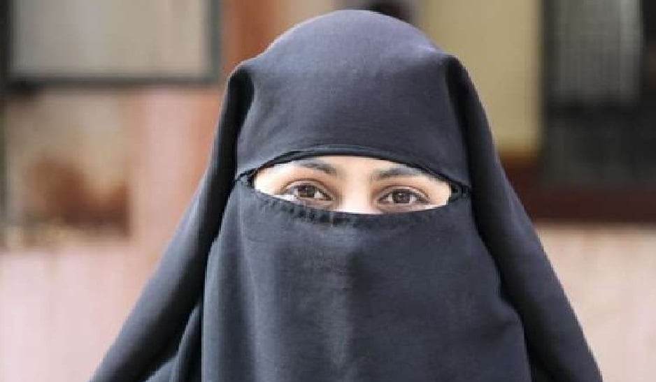 UP News: Husband sitting in Saudi Arabia made a video call to his wife, got angry after seeing her eyebrows drawn, gave triple talaq, case registered