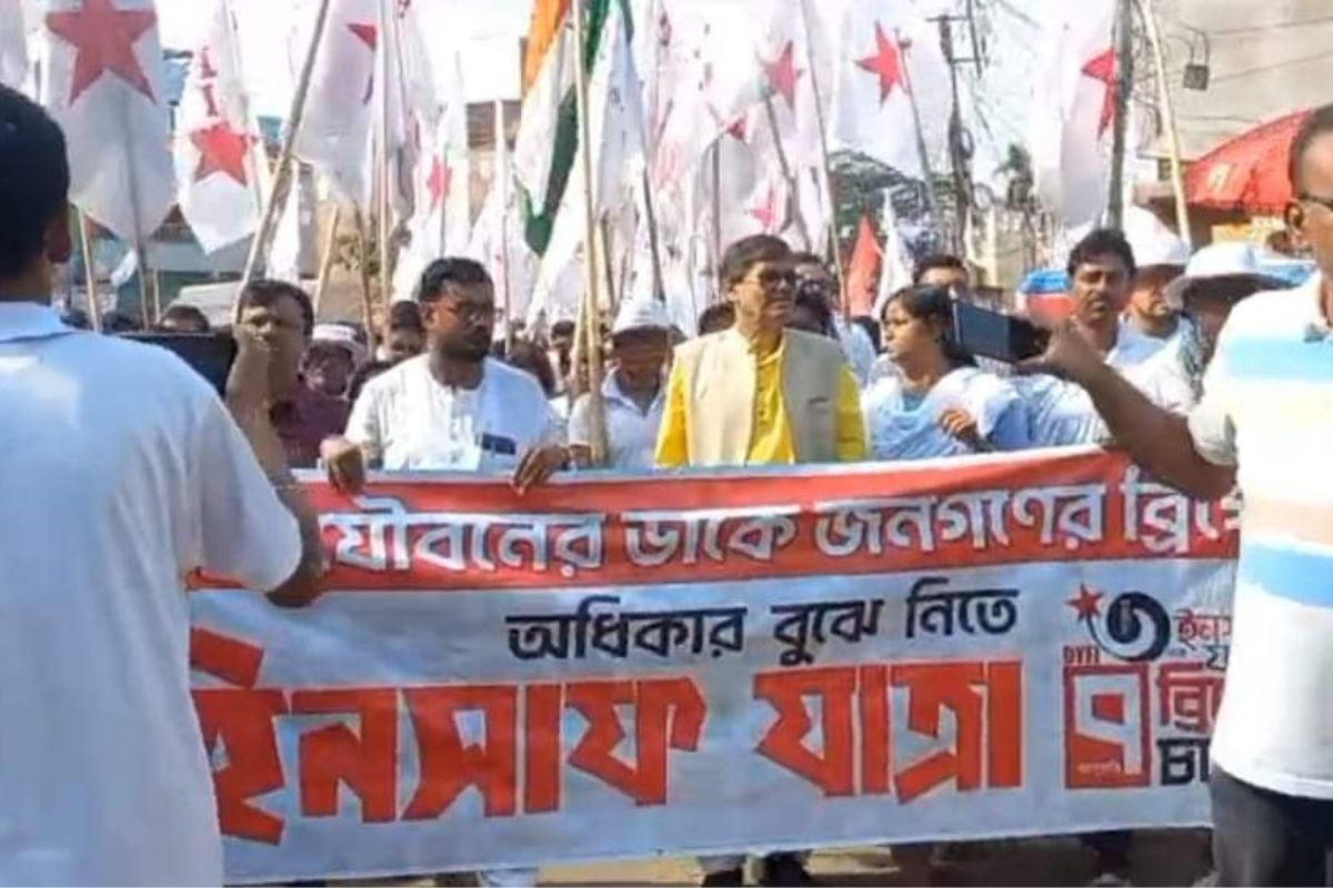 WB: DYFI's Insaaf Yatra reached Kankasa, huge procession took out from Rajbandh to Gopalpur