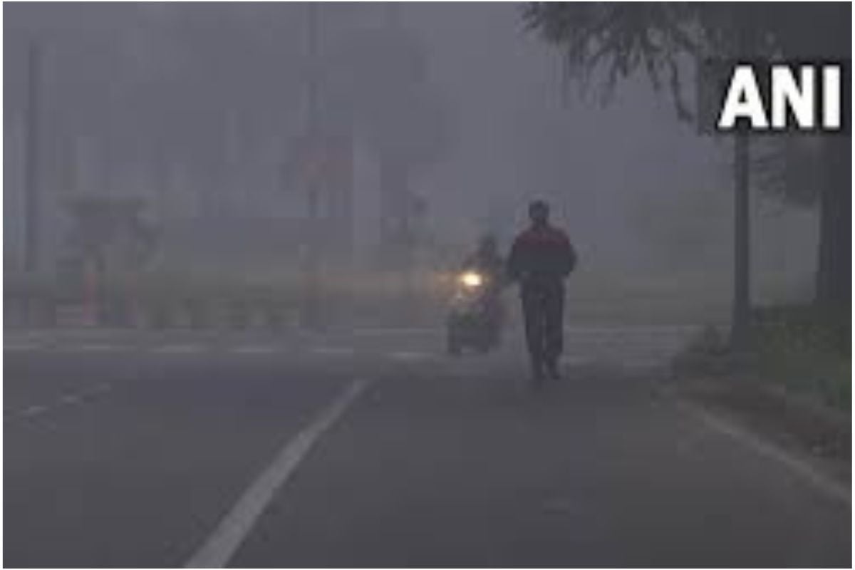 WB News: People are living amidst poisonous air in Kolkata, the metropolis has become the third most polluted city in the world.