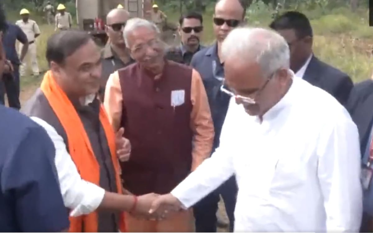 ...When Assam Chief Minister Himanta Vishwa Sarma met Chhattisgarh CM Bhupesh Baghel