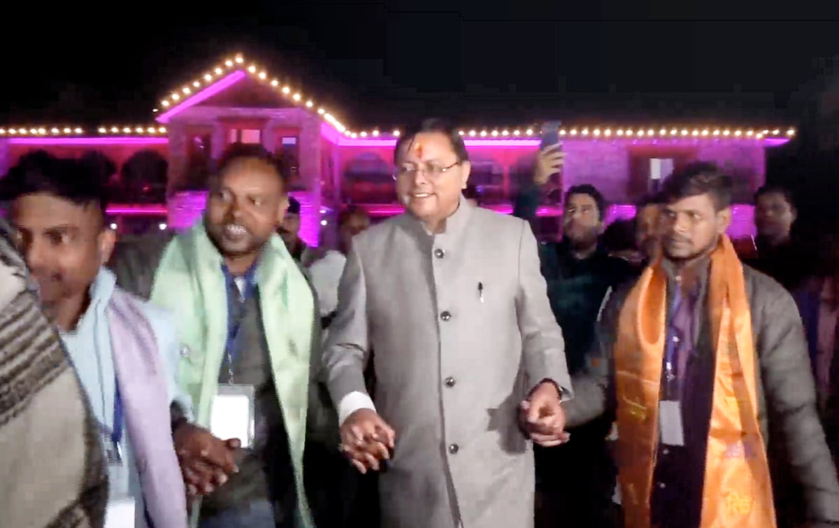 When the workers came out of the tunnel, Chief Minister Dhami danced in joy, celebrated 'Igas Bagwal' at his residence, watch video.