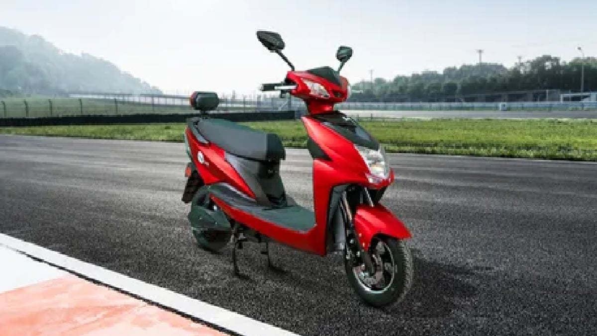 You can buy Hop LYF electric scooter for just 67 thousand, 125Km range and 60 kmph speed.