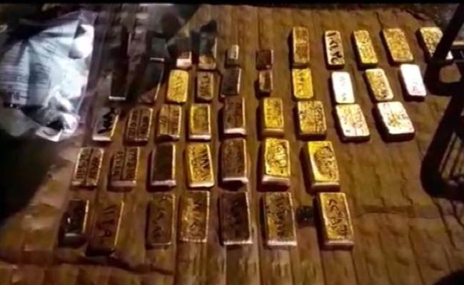 12 kg gold worth more than Rs 8 crore recovered at Gaya Airport, six including two foreign smugglers arrested