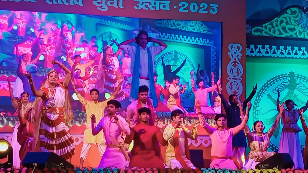 Bihar: State level youth festival 2023 begins in Chapra, thousands of artists participate, see photos
