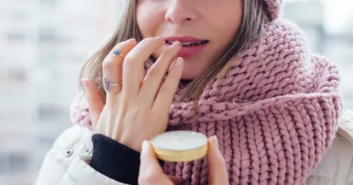 Give your skin the warmth of loving care in winter, follow these 8 expert tips