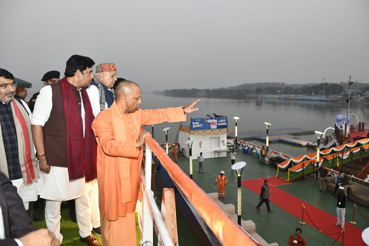 Lake Queen cruise service started in Ramgarhtal, Gorakhpur, tourism and employment will increase, CM Yogi said this...