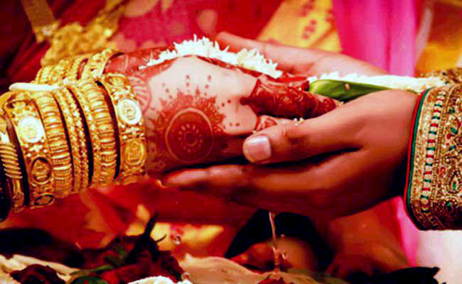 Astrology: These planetary combinations cause troubles and tension in marital life, know the astrological solution.