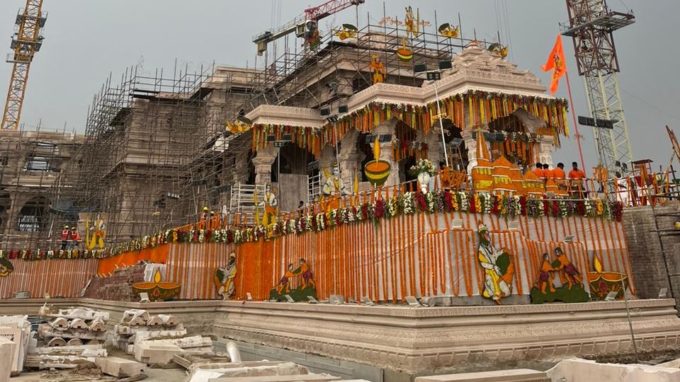 Ayodhya Ram Mandir: Devotees will go to Ayodhya on foot from Muzaffarpur carrying gold crown and silver bow and arrow.