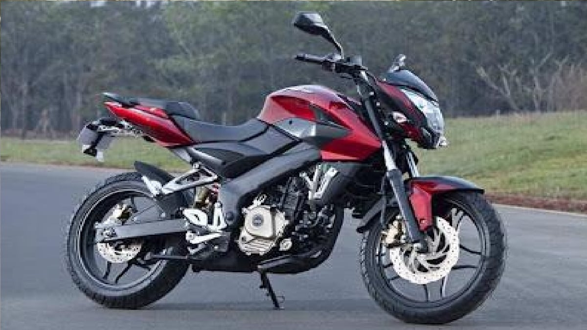 Bajaj Pulsar still has strong performance on uphill and downhill roads, destination is still far for Duke and Apache