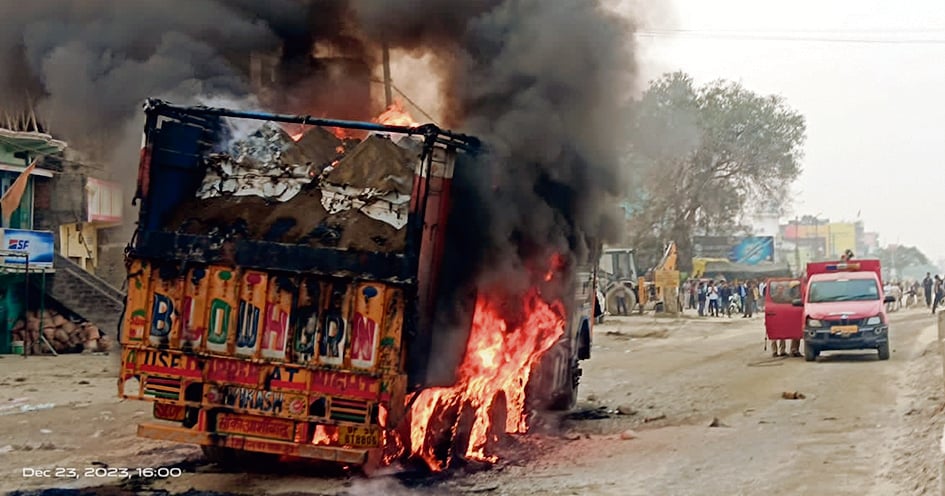 Bike riding mother and son died after being hit by a truck in Kaimur, mob set the truck on fire, NH 2 remained blocked for three hours