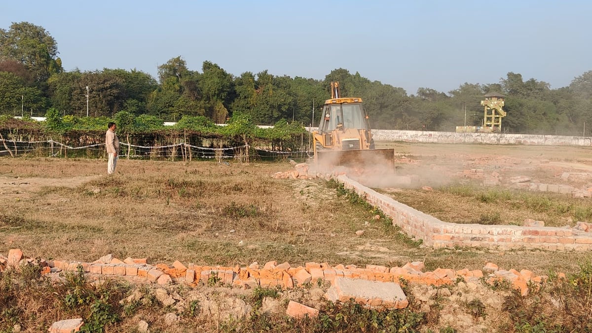 Bulldozer roared again in Bareilly, BDA demolished 4 colonies developed in 110 bigha, know what instructions were given