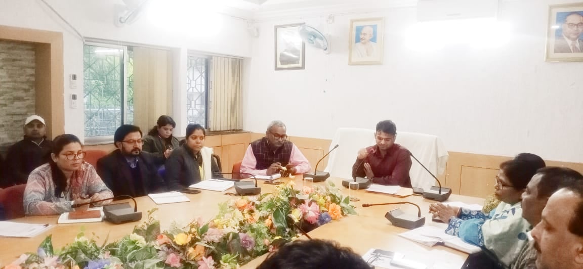 Chief Minister Hemant Soren in Gumla on 19th, DDC held a meeting with senior officials regarding the preparation of the program.