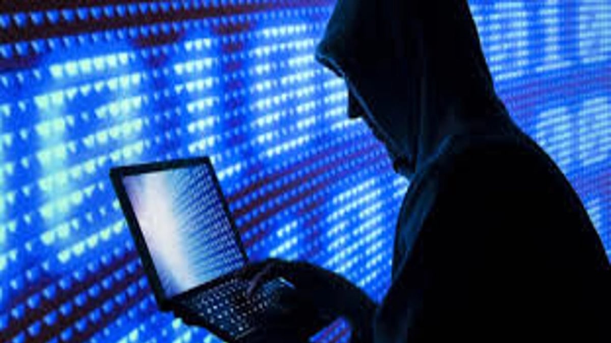 Cyber ​​crime is not stopping in Patna, fraudsters withdrew Rs 5.55 lakh from the accounts of 11 people.