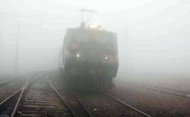 Effect of fog: Fog stopped the wheels of the train, air service also affected, know the condition of the weather