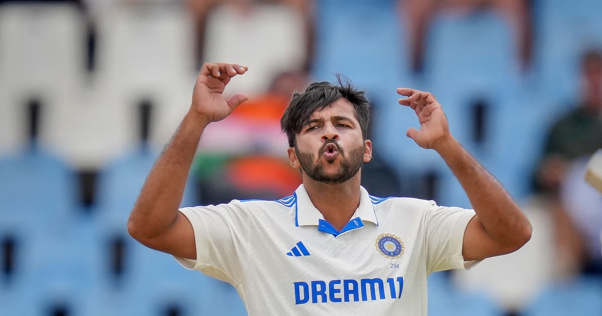 'He is not a child', Ravi Shastri classes Shardul Thakur for poor performance