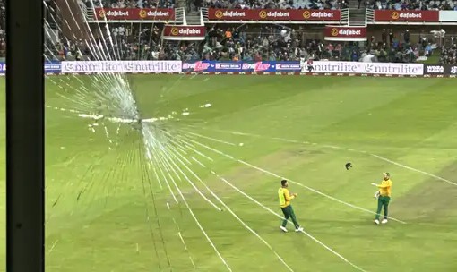 IND VS SA: Glass of media box shattered by Rinku Singh's six, commentator narrowly escaped