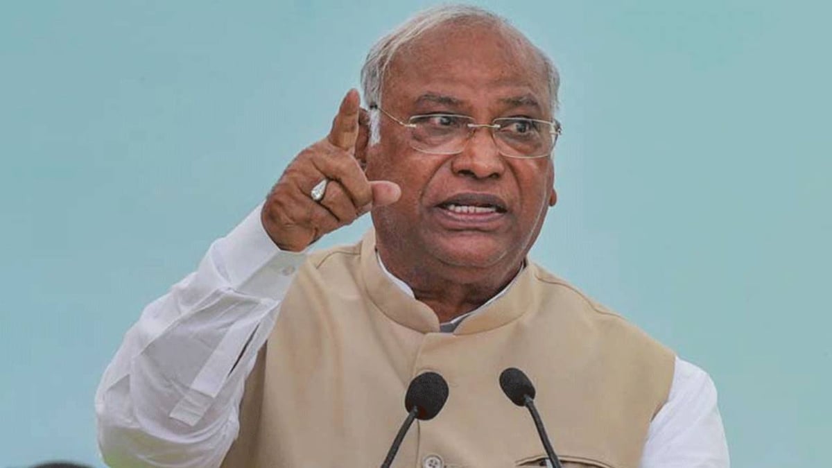 'Is he not allowed to speak in Parliament because he is a Dalit?', know why Kharge gave this argument