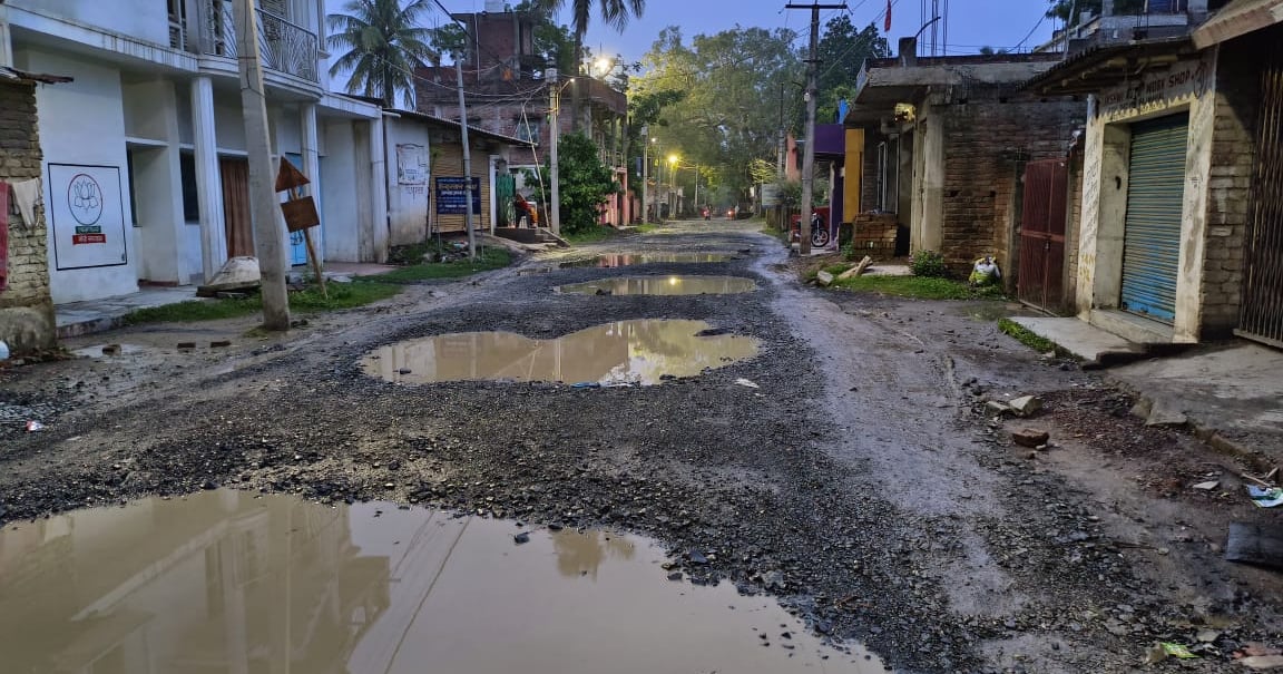 Lok Sabha Elections 2024: Roads in Rajmahal Lok Sabha constituency dilapidated, repair not started even after High Court order