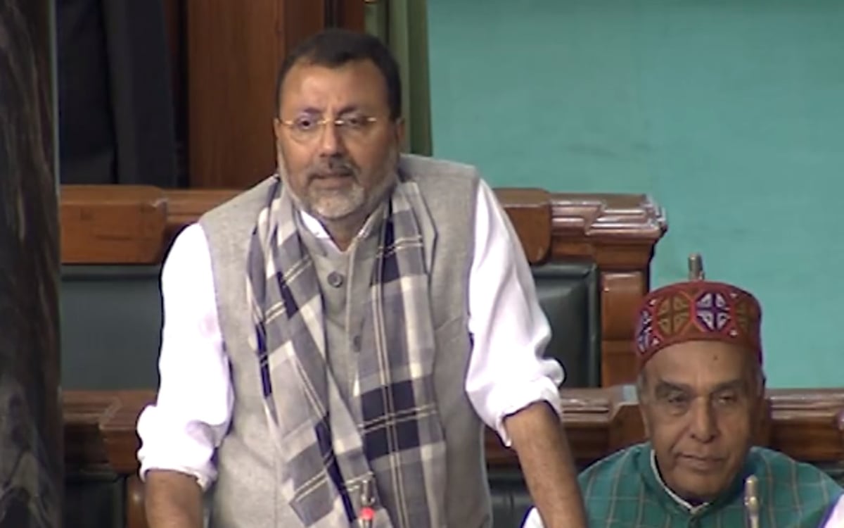 MP Dr Nishikant Dubey asked the question - Why was money not received in PM Awas Yojana, Swachh Bharat and Amrit Yojana?